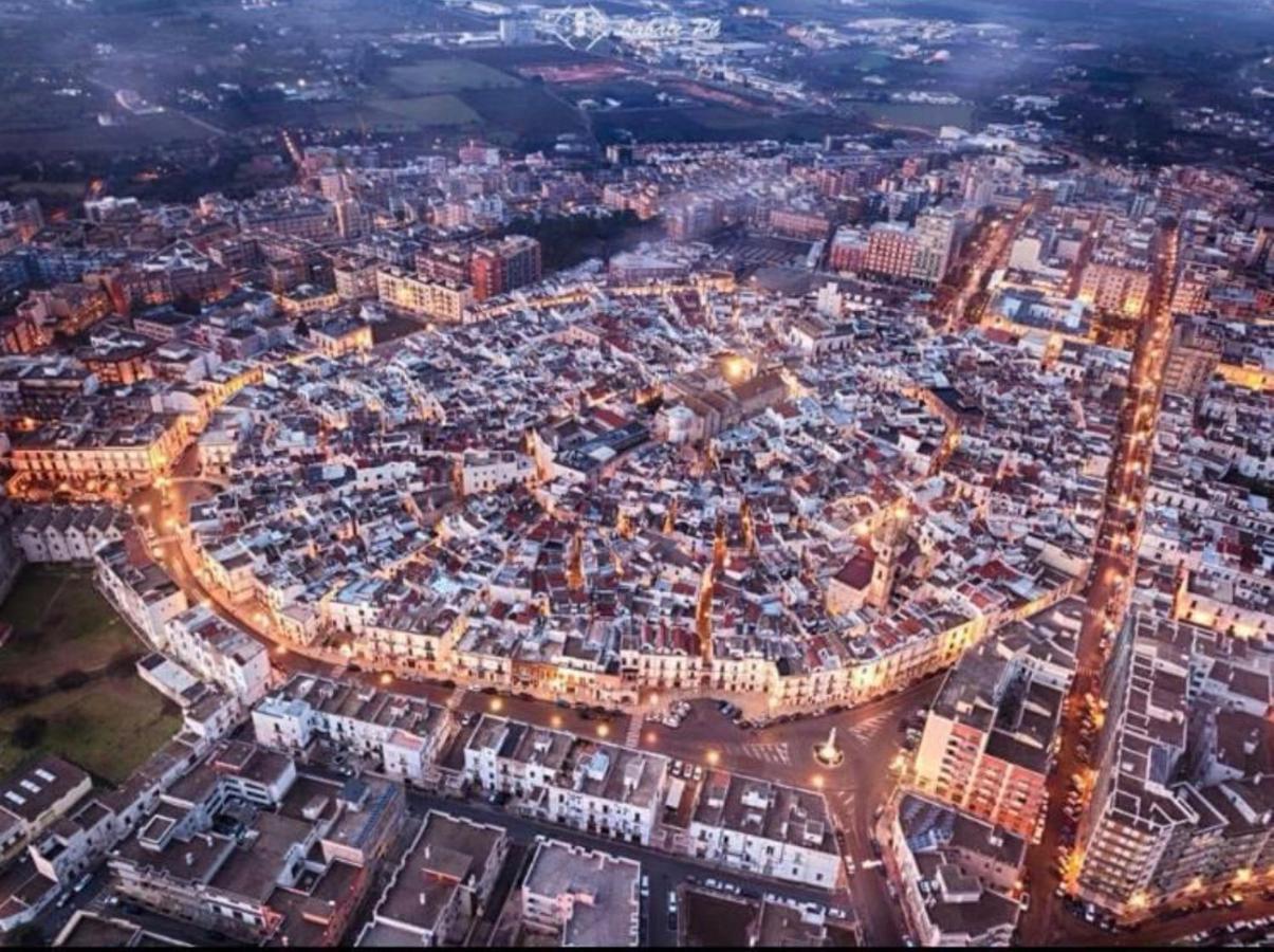 L'Angolo Di Gaudi, Alcoba Blanca 普蒂尼亚诺 外观 照片